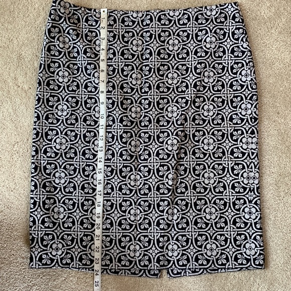 Talbots Navy and White skirt - Picture 3 of 5